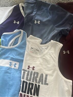 Under Armour tops and leggings Medium-large ladies gear